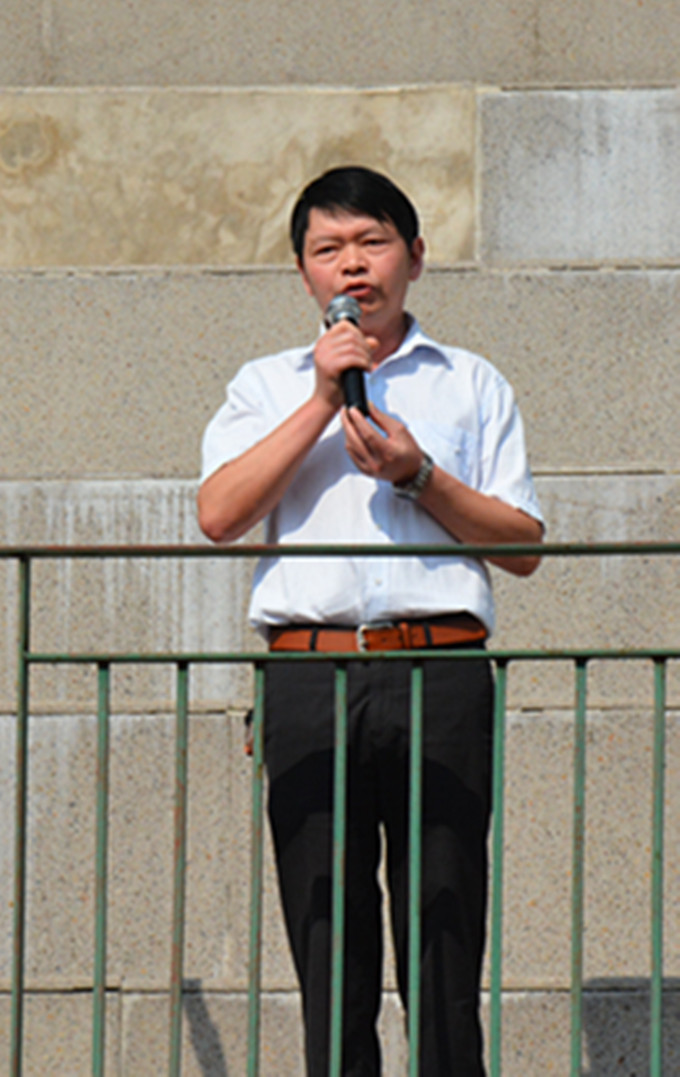 李校.jpg 李校.jpg