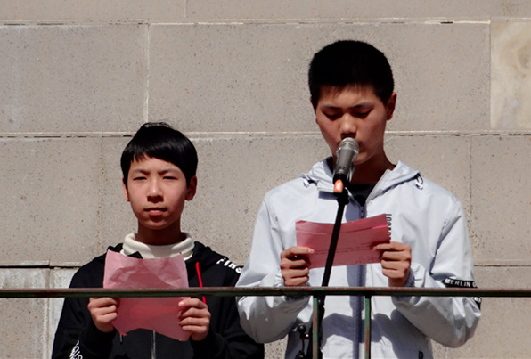 F:SMT2017-2018学年下学期每周升旗仪式国旗下讲话、照片第七周 八8班DSC04569.JPG