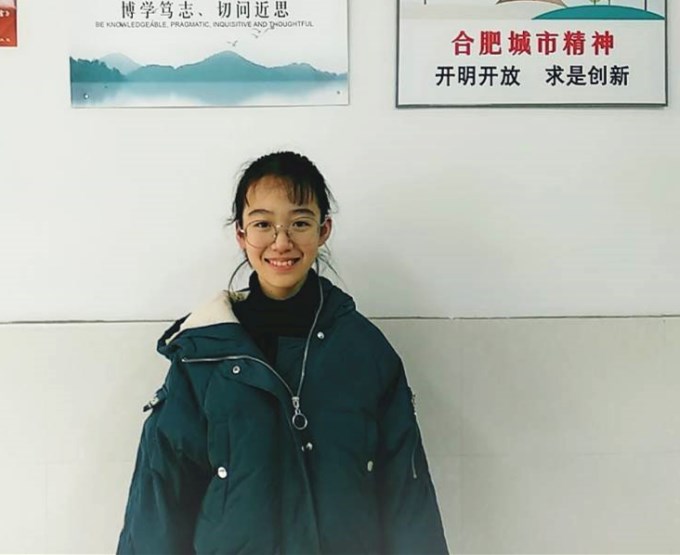 何晶洁_副本.jpg