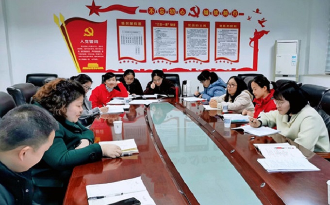 评课1.jpg 评课1.jpg