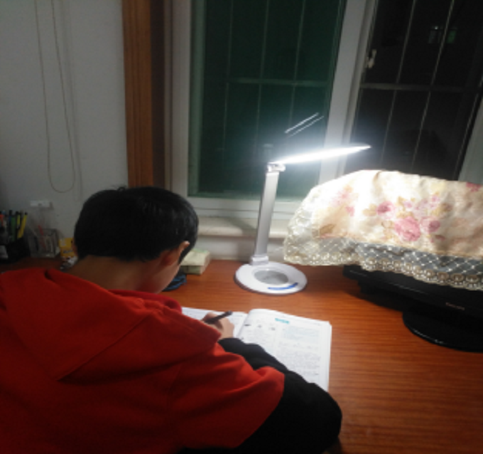 张 星.png 张 星.png