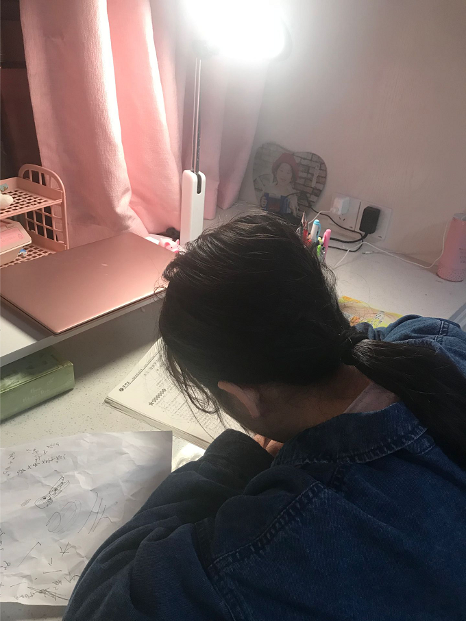 张新.png 张新.png