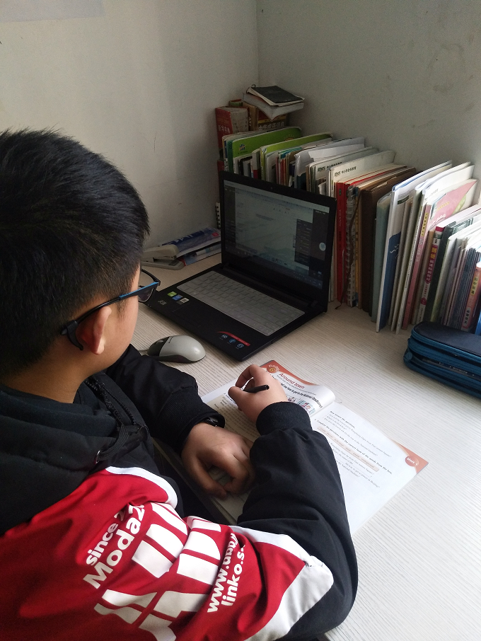 董昊.png 董昊.png