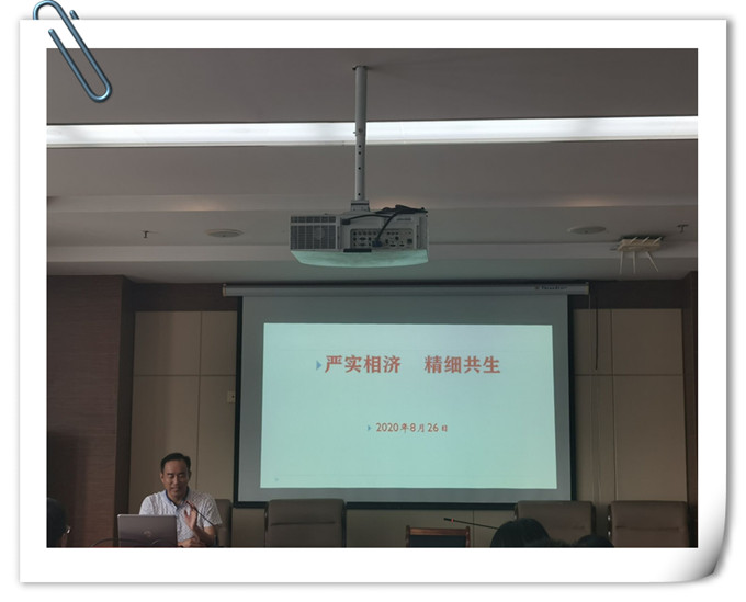 梁校长2.jpg