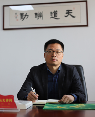 合肥一六八陶冲湖中学党总支副书记、校长-张宏军